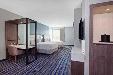 SpringHill Suites by Marriott Orange County - 52