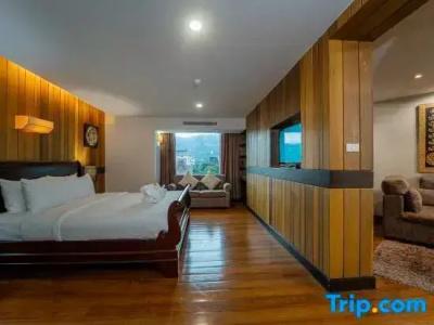 Khum Phucome -Sha Extra Plus - 210