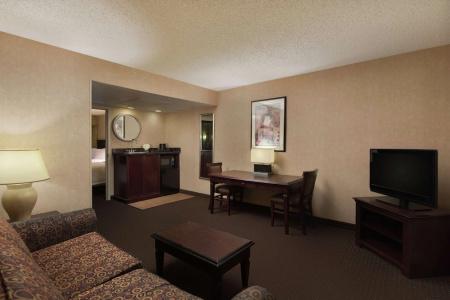 Embassy Suites - 43
