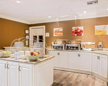 Quality Suites Atlanta Buckhead Village North - 23