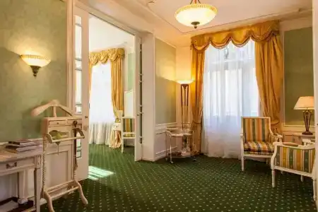 Tb Palace & Spa - 57