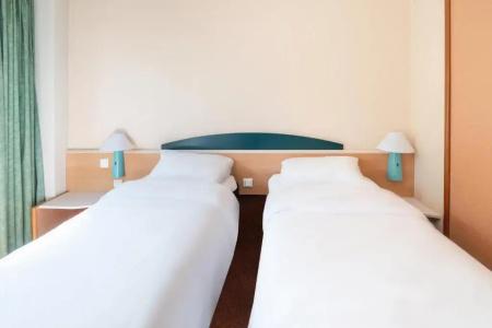 ibis Rouen Centre Rive Gauche St Sever - 52