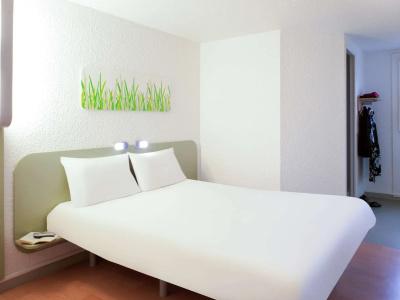 ibis budget Tarbes - 4
