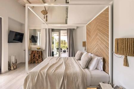 Blue Carpet Luxury Suites - 90