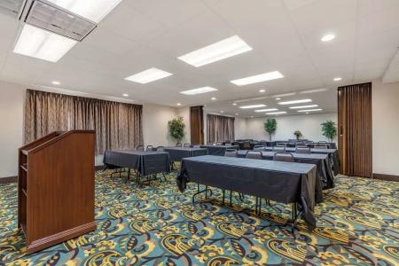 Quality Inn San Antonio Fiesta at Six Flags - 17