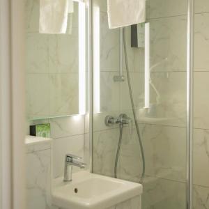 Kyriad Nîmes Ouest A9 - 29