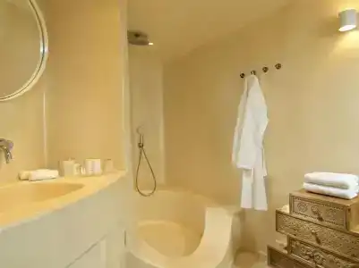 Astra Suites - 125