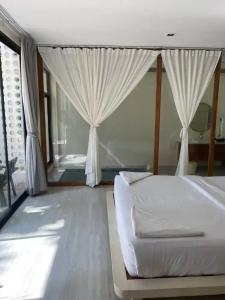 Siam Beach Resort - 4