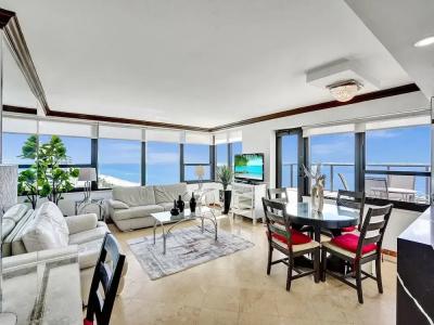 The Alexander All Suites - 403