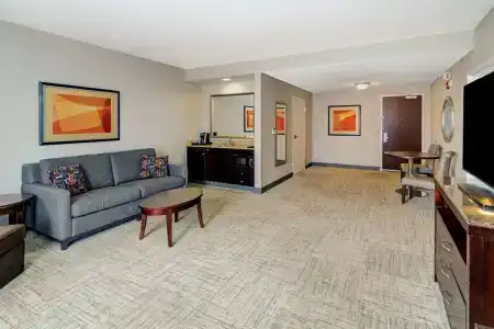 Hilton Garden Inn - 28