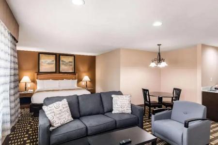 Quality Inn & Suites - 64