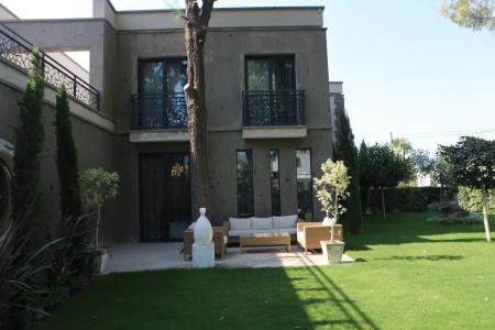 Sandora Boutique - 1