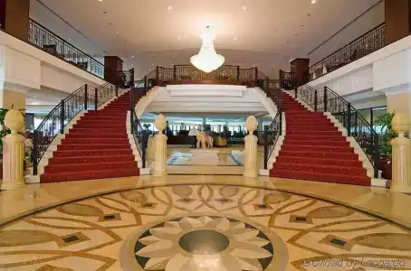 Grand Excelsior - 13