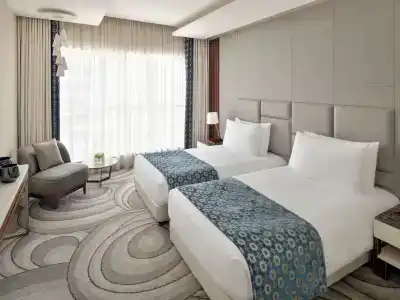 Mövenpick Downtown Dubai - 3