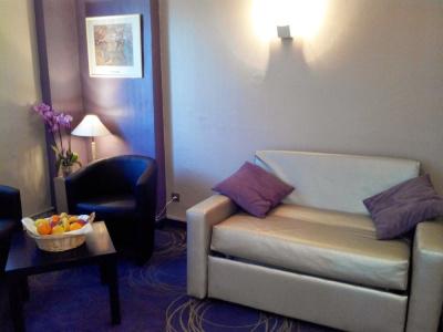 Quality Hôtel Christina Lourdes - 89