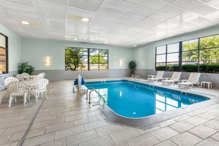 Clarion Inn & Suites Northwest - 13
