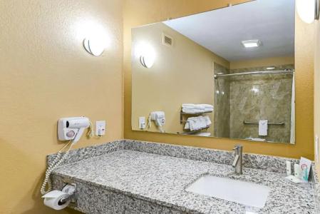 Quality Inn & Suites - 53