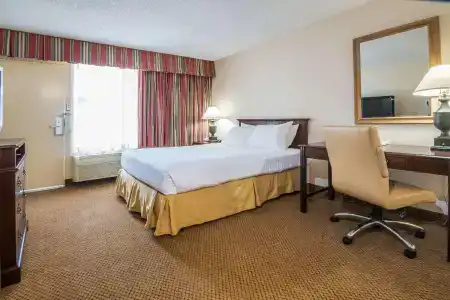 Days Inn by Wyndham Fort Hood - 25