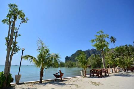 Diamond Beach - 14