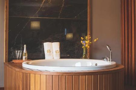 Orka Cove Penthouse & Suites Adults Only - 107