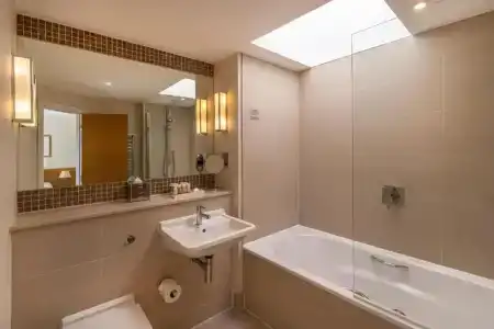The Resident Kensington - 43