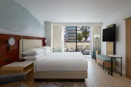 Renaissance Long Beach - 91