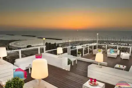 Leonardo Art Tel Aviv By the Beach - 24