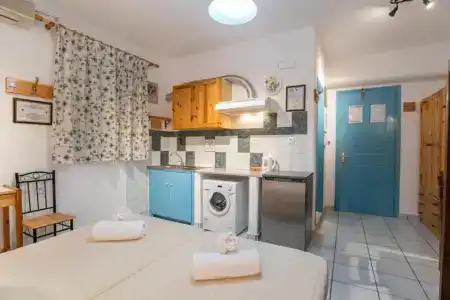 Kontaratos Studios & - 125