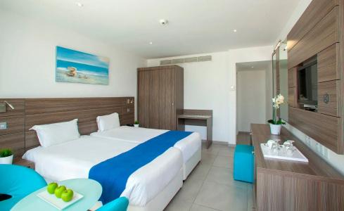 Limanaki Beach & Suites - 71