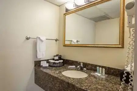 Clarion Inn & Suites Central Beach - 6
