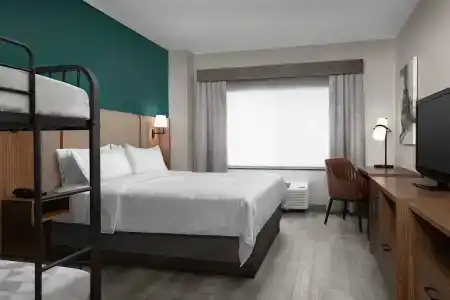 Holiday Inn & Suites Downtown, an IHG - 2
