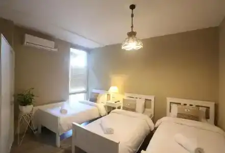 Greeting Inn - 68