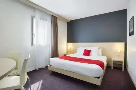 Sure by Best Western Nantes Beaujoire - 37