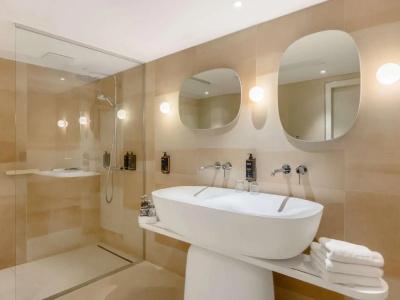 Mercure - 62