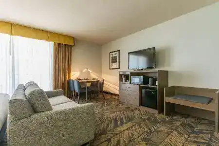 Best Western Plus Bayside Inn - 83