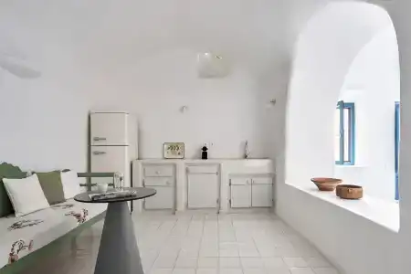 Luna Santorini Suites - 81