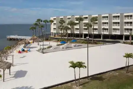 Sailport Waterfront Suites - 41