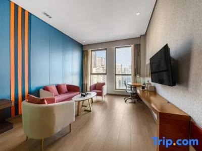 Holiday Inn Express Chongqing Guanyinqiao , an IHG - 92