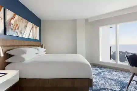 Deltas by Marriott Virginia Beach Bayfront Suites - 32