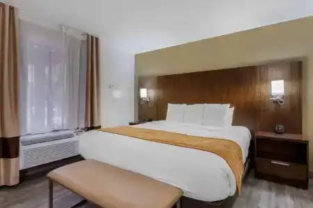 Comfort Suites At Sabino Canyon - 37