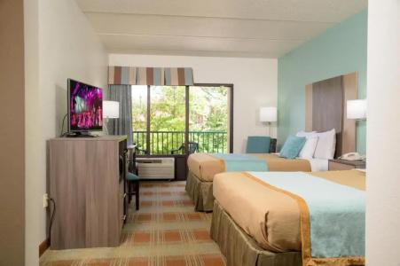 Pigeon River Inn - 85