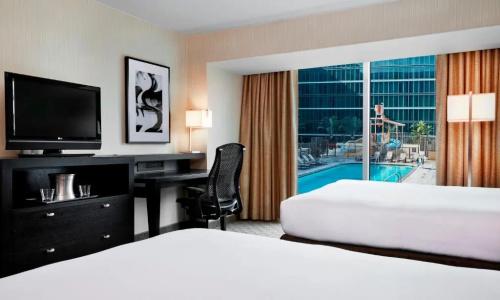Hilton Anaheim - 75