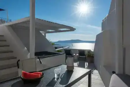 Porto Fira Suites - 103