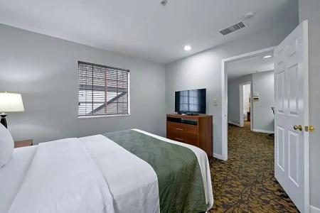Quality Suites Atlanta Buckhead Village North - 49