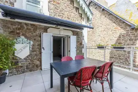 Kyriad Saint Malo Centre Plage - 93