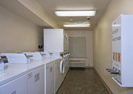 Woodspring Suites West In Qd - 3