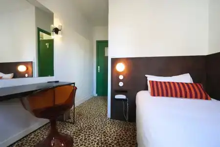 Ours Blanc - Place Victor Hugo - 41