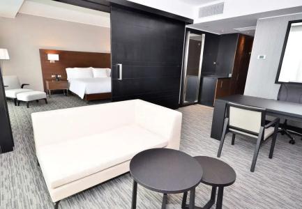Hilton Garden Inn - 84