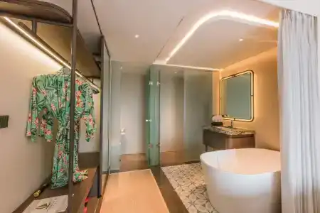 Cat Ba Island Resort & Spa - 9
