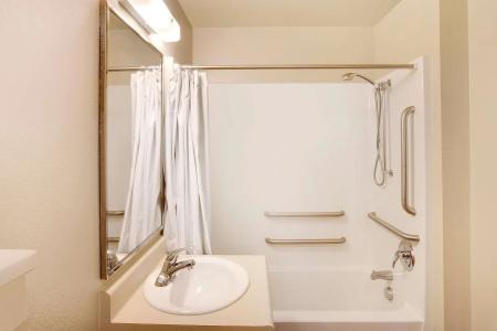 WoodSpring Suites - 15